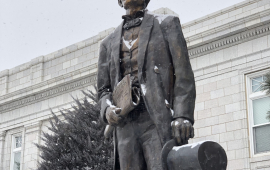 Abraham Lincoln statue at Leavenworth City Hall