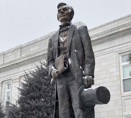 Abraham Lincoln statue at Leavenworth City Hall