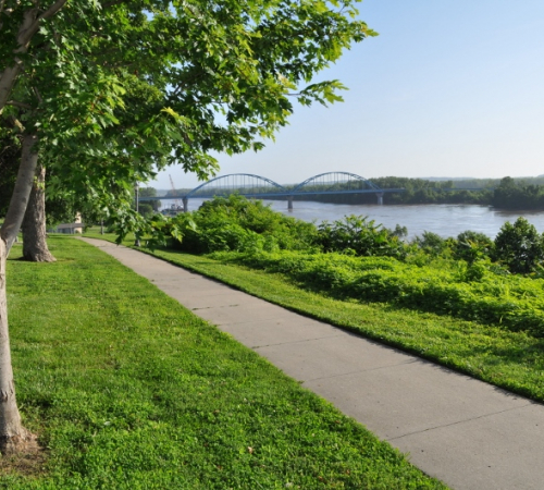 photo of the bridge over the Missouri River at Leavenworth