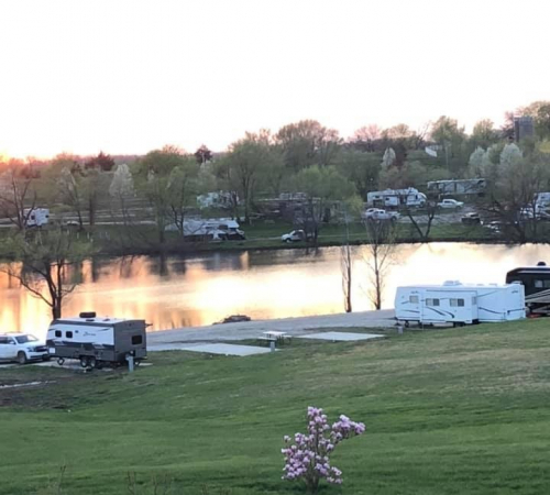 Suncatcher Lake & RV Resort