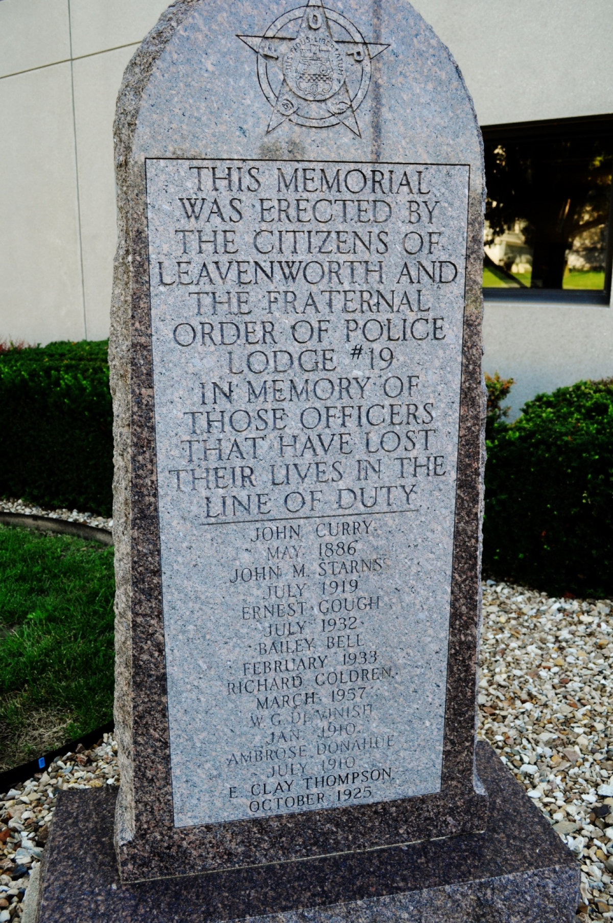 Leavenworth fallen police officers memorial